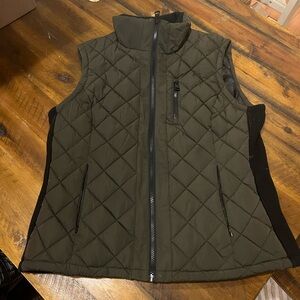 Andrew Marc • puffer vest